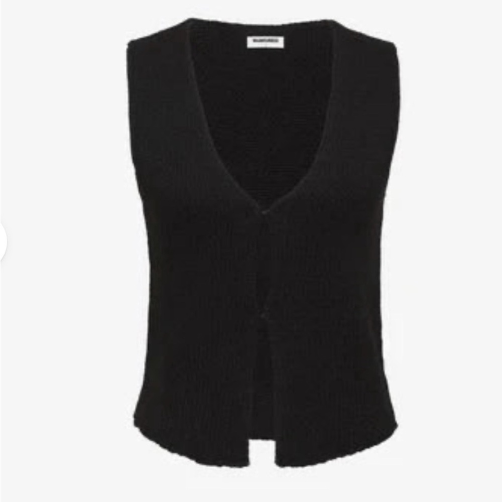 Rumored Black Sleeveless V-Neck Knit Top